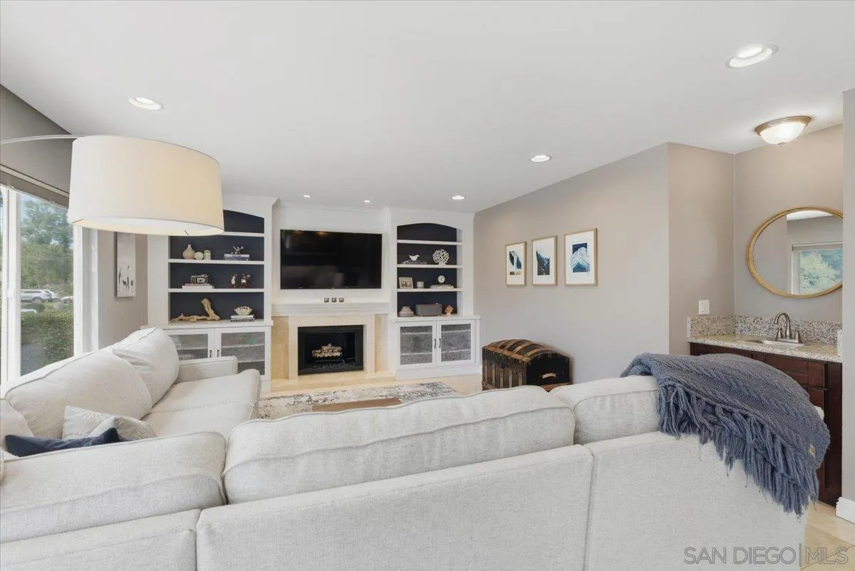 https://cdn.realtyfeed.com/cdn/127/250040892/d7cef52ca6d81474f0f3b53952fefbfa.webp