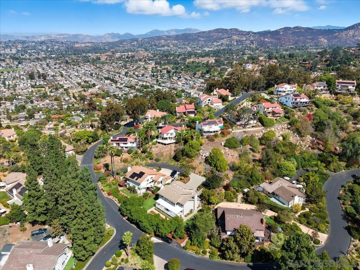 https://cdn.realtyfeed.com/cdn/127/250040892/f88a6972ff4b4fec45f2ca4a55a41f27.webp