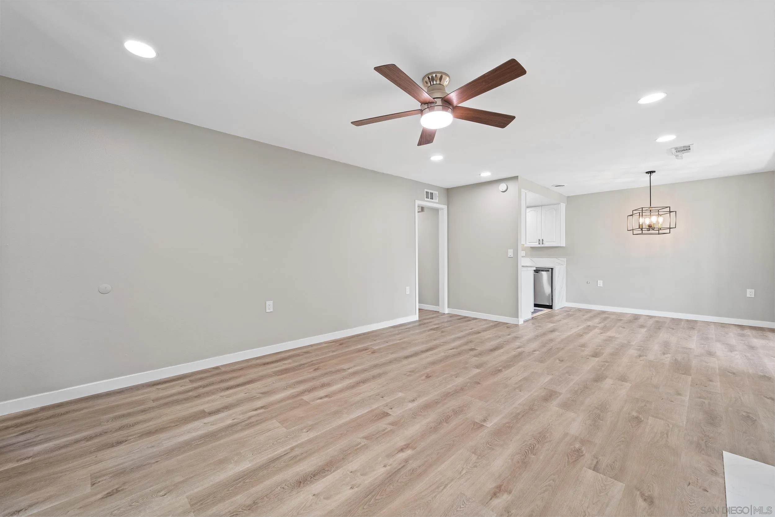 Photo #6: 250040893 Listing 
