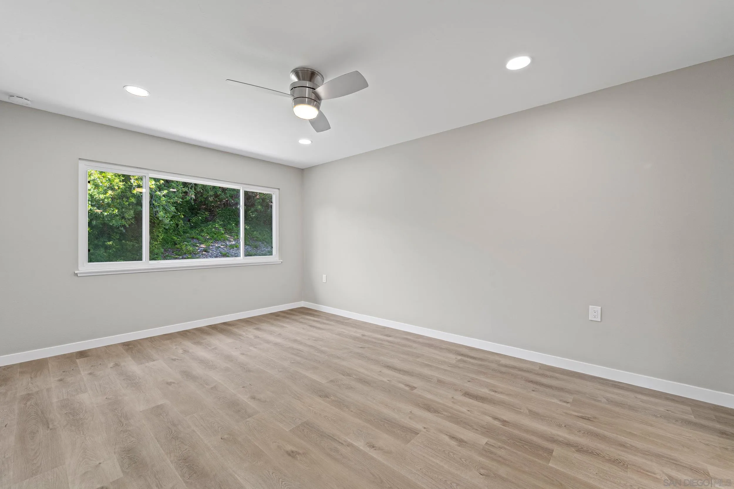 https://cdn.realtyfeed.com/cdn/127/250040893/fe1075324d858fd45fc2a556985e41ce.webp