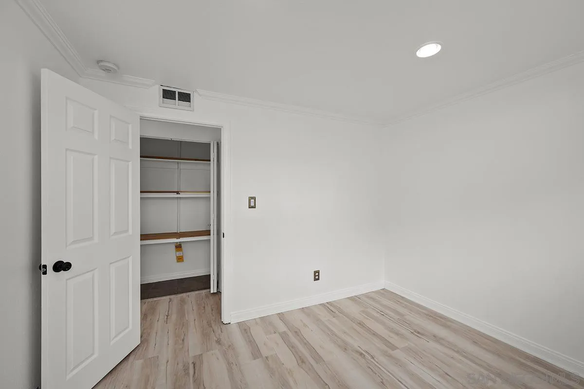 https://cdn.realtyfeed.com/cdn/127/250040898/e8b85a6dfd2556e2216cb5db2d2f2c4f.webp