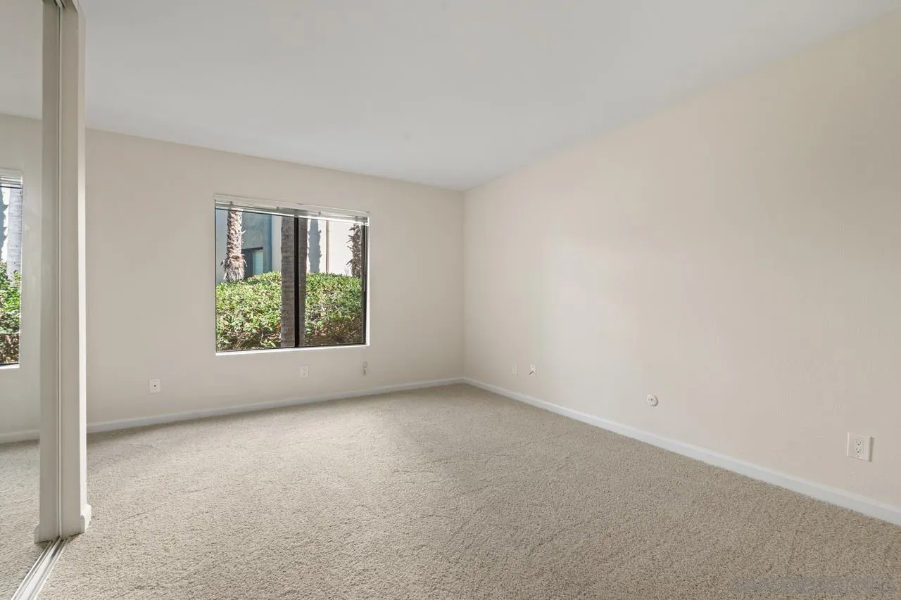 Photo #17: 250040907 Listing: Photo #17