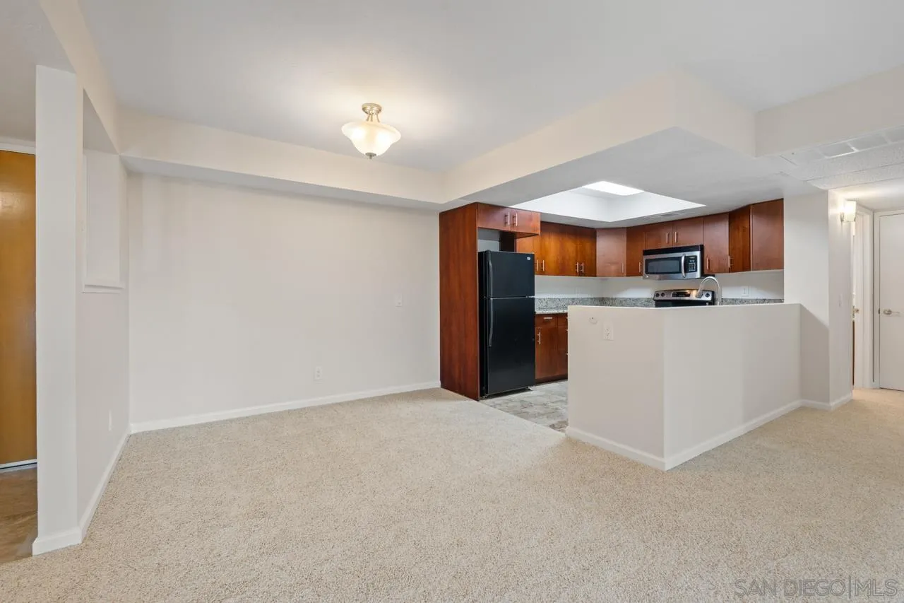 Photo #6: 250040907 Listing 