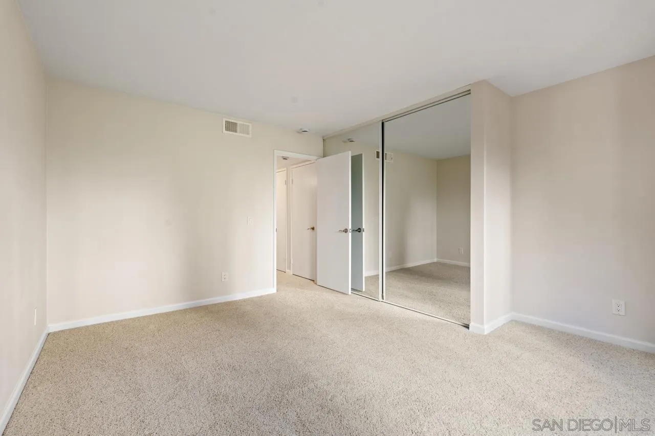 Photo #18: 250040907 Listing: Photo #18