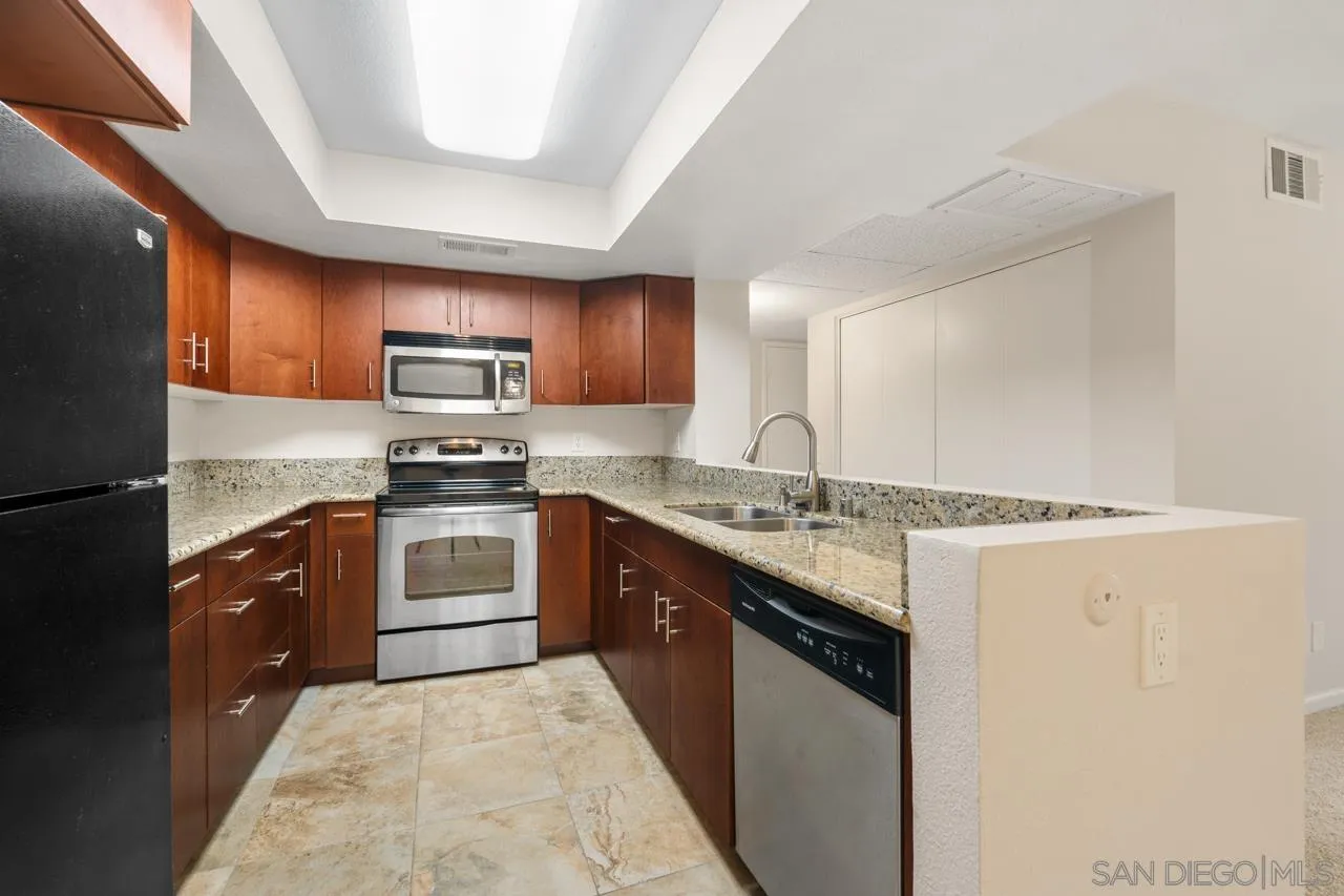 Photo #8: 250040907 Listing: Photo #8