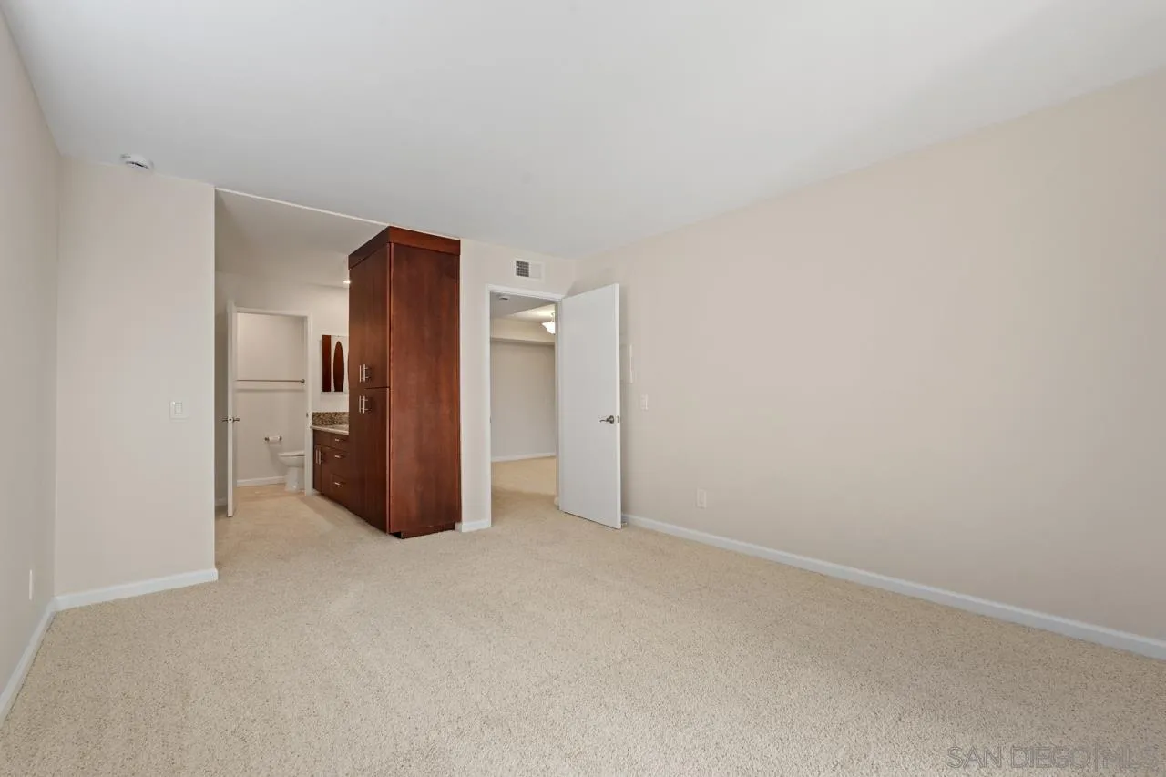 Photo #13: 250040907 Listing: Photo #13