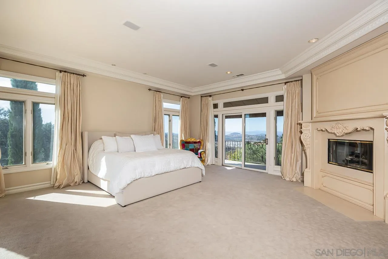 https://cdn.realtyfeed.com/cdn/127/250040911/278d0969a2e07e535be743548dce3137.webp