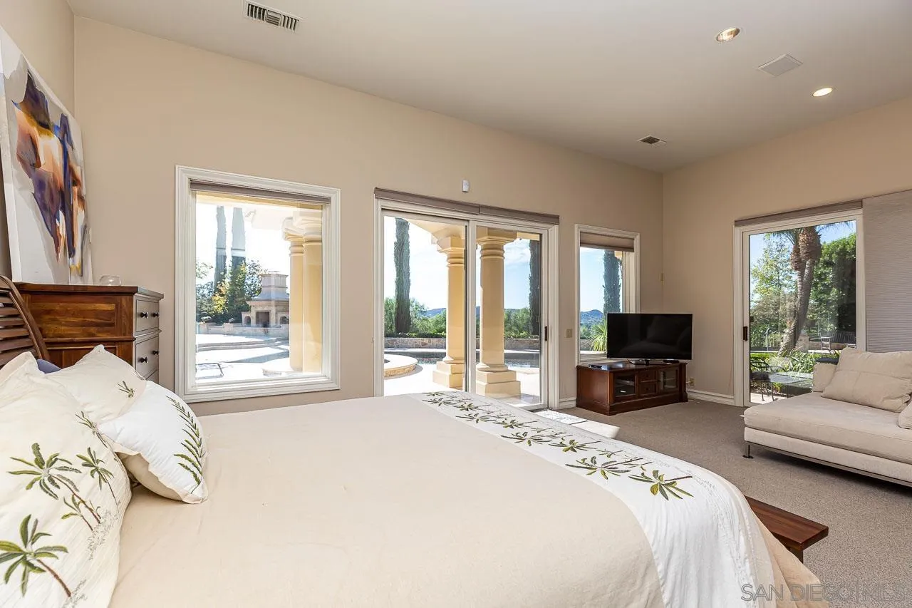 https://cdn.realtyfeed.com/cdn/127/250040911/a8dafc15611d69022c4ceefaa17fc63f.webp