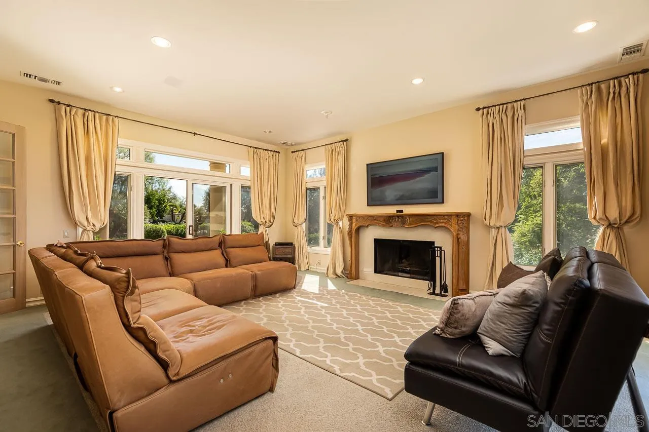 https://cdn.realtyfeed.com/cdn/127/250040911/b074524f8755f51f516e56a2610e4f03.webp