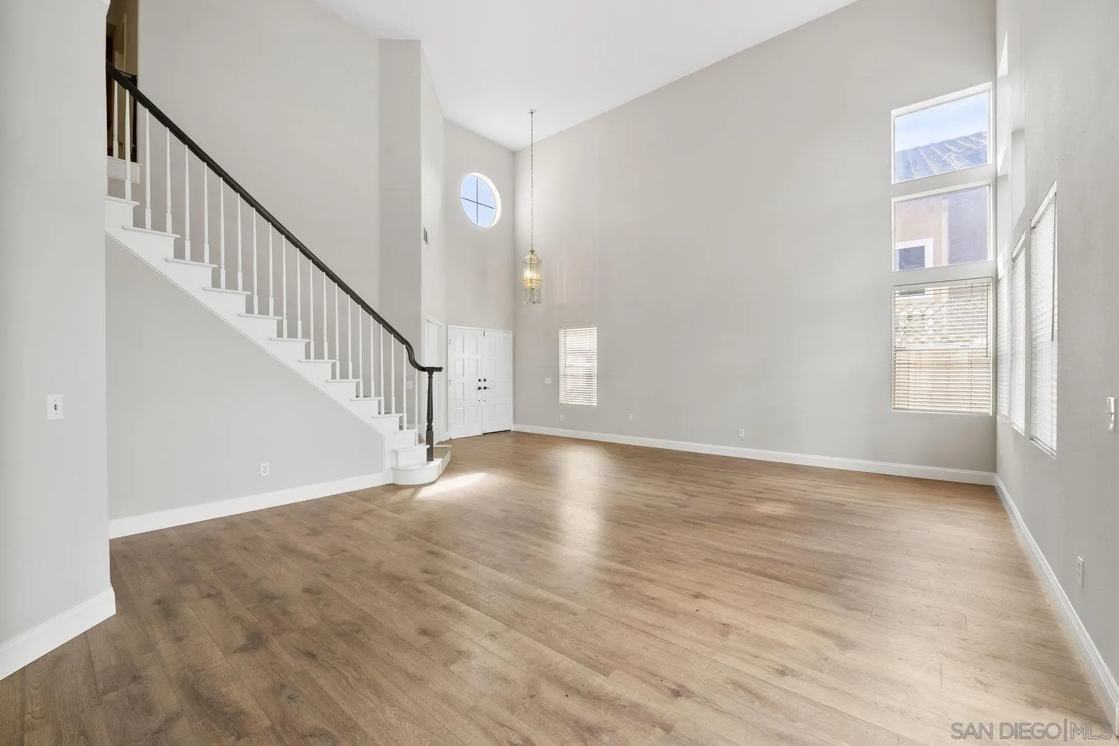 https://cdn.realtyfeed.com/cdn/127/250040913/09f603709390c24613eb873320e25c4a.webp