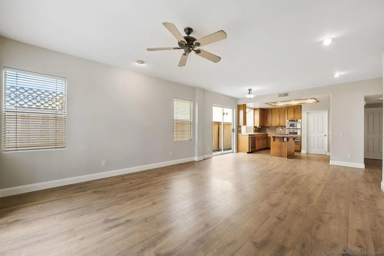 https://cdn.realtyfeed.com/cdn/127/250040913/148c3f1a28f5444e6e2a175c1c8fae3b.webp