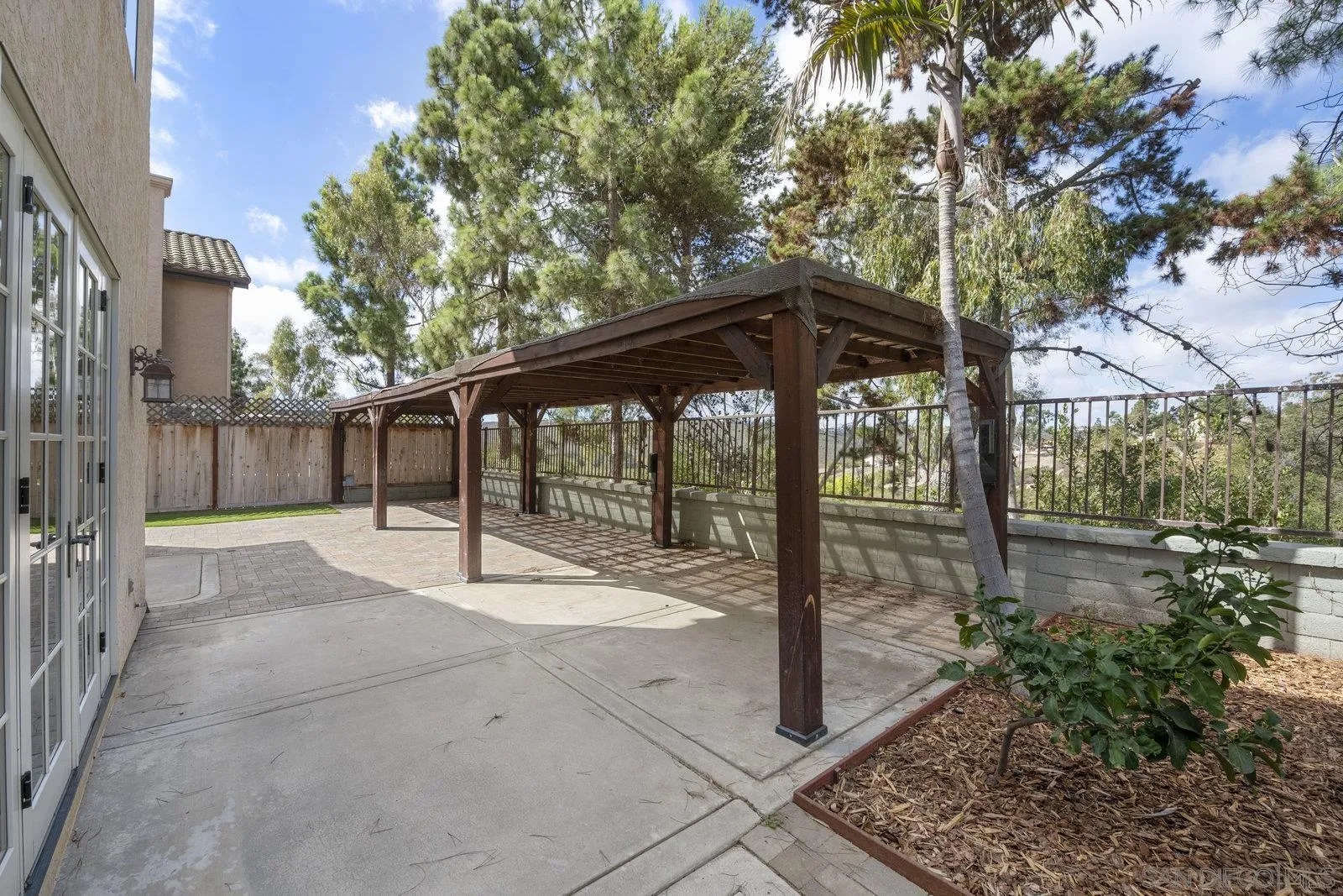 https://cdn.realtyfeed.com/cdn/127/250040913/1f72102ef1e50c0824e5e8f183eb203f.webp