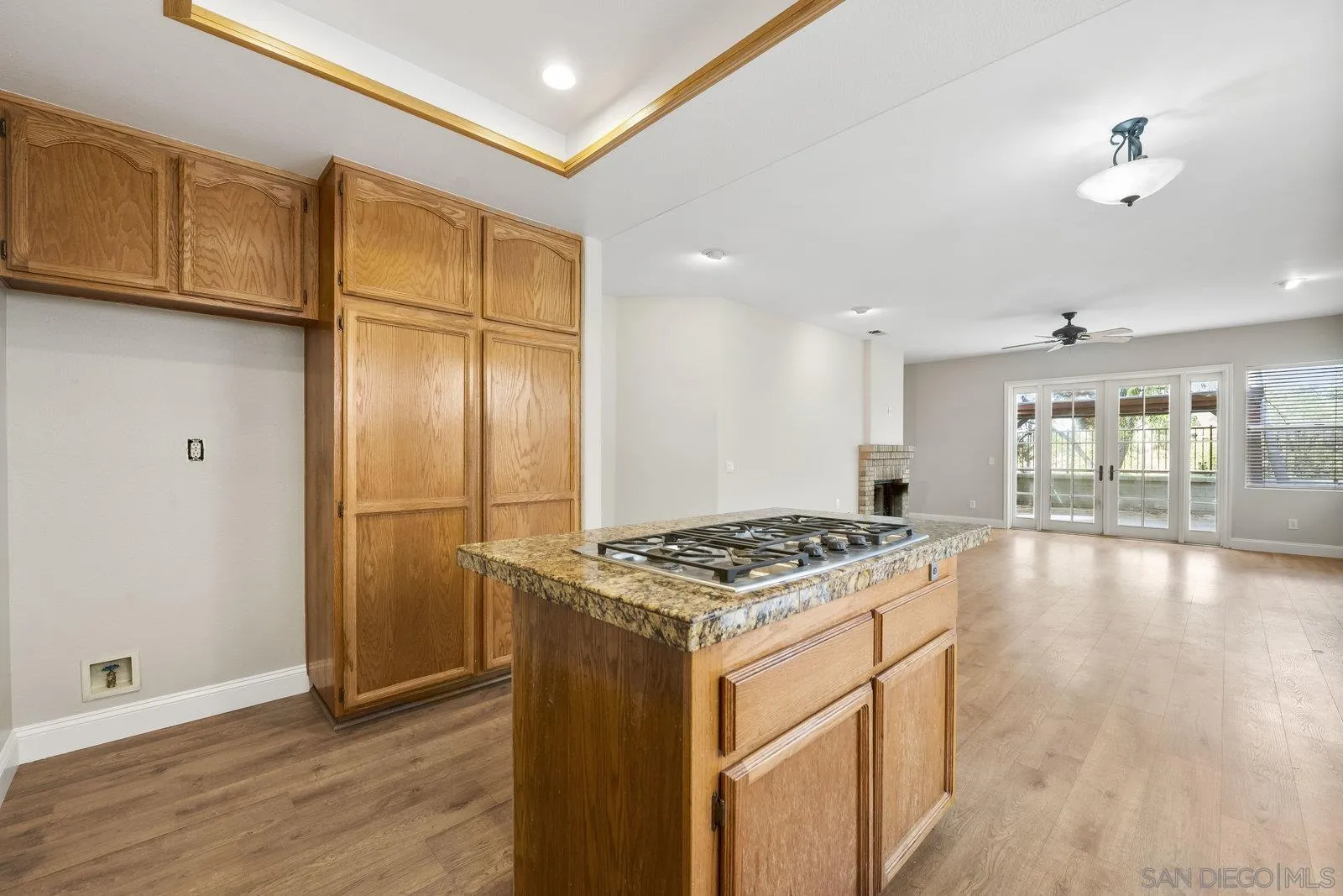 https://cdn.realtyfeed.com/cdn/127/250040913/4ad32e693a3083242f16e923d3fcaaa3.webp