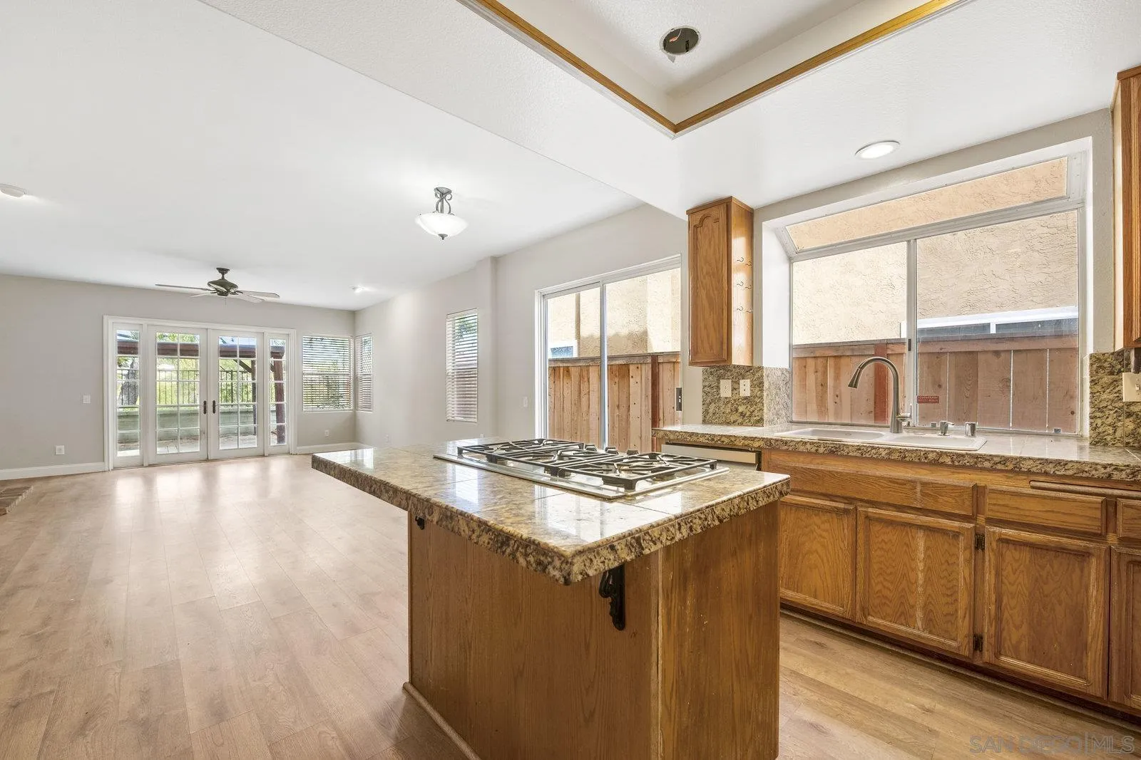 https://cdn.realtyfeed.com/cdn/127/250040913/57cf443cd56e89f20a48858af36b346d.webp