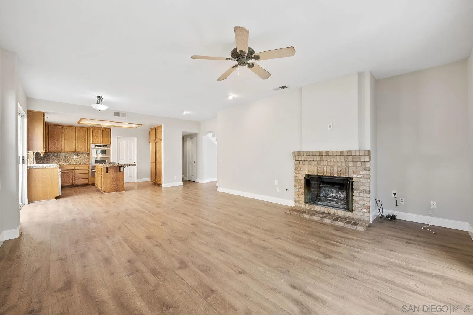 https://cdn.realtyfeed.com/cdn/127/250040913/5992fb5e0950a92d545dfa20f66a77f5.webp