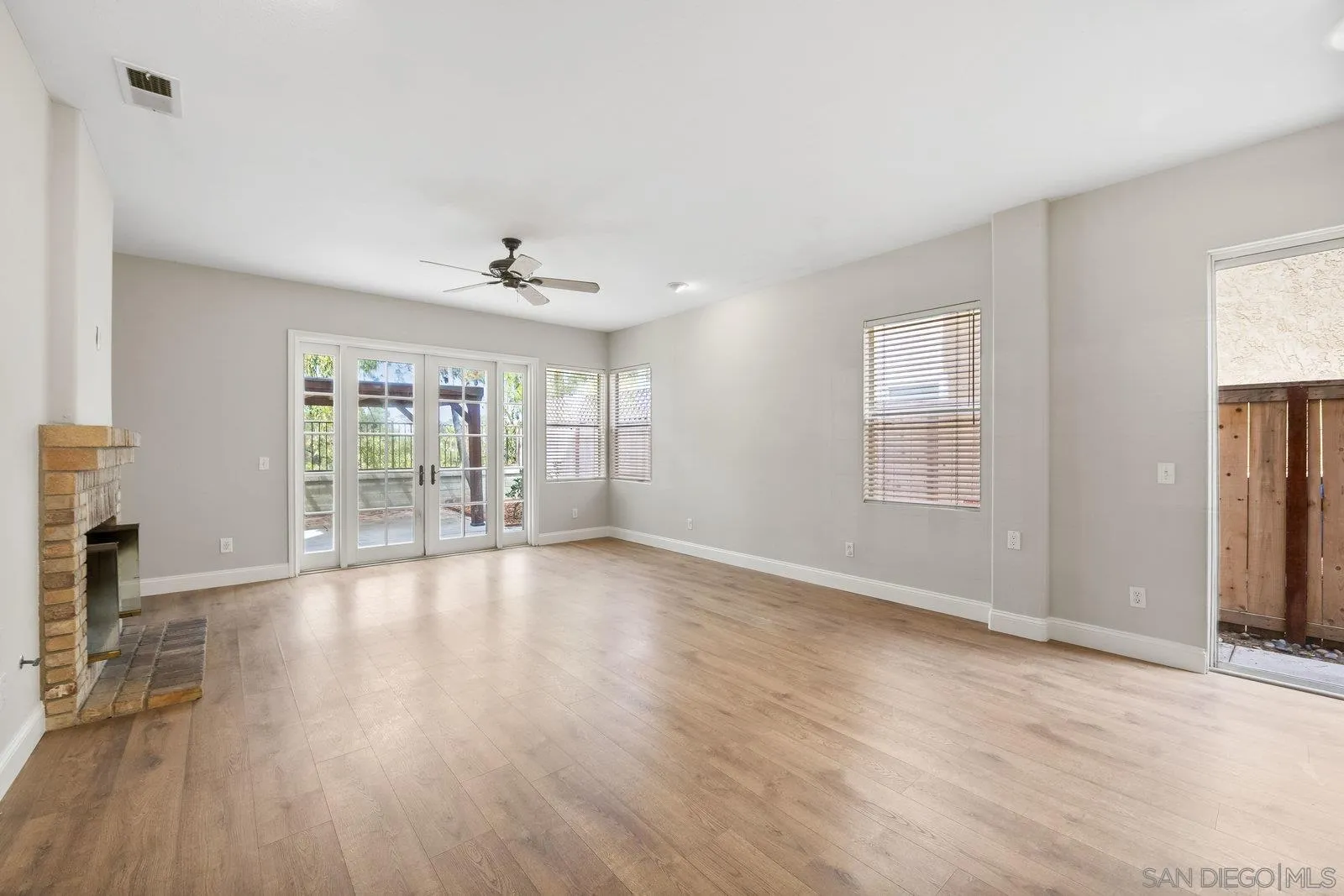 https://cdn.realtyfeed.com/cdn/127/250040913/7d4025a57de4a14c849d3d00ef2fc291.webp