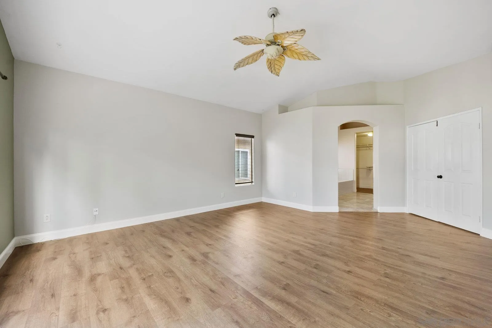 https://cdn.realtyfeed.com/cdn/127/250040913/7f8307d156e15f288f3475f9c25df6cc.webp
