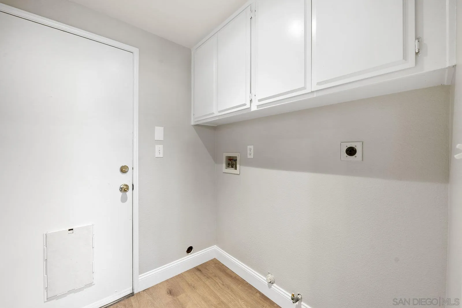 https://cdn.realtyfeed.com/cdn/127/250040913/b8883d2bfa2c3c26a1504c20918587a4.webp
