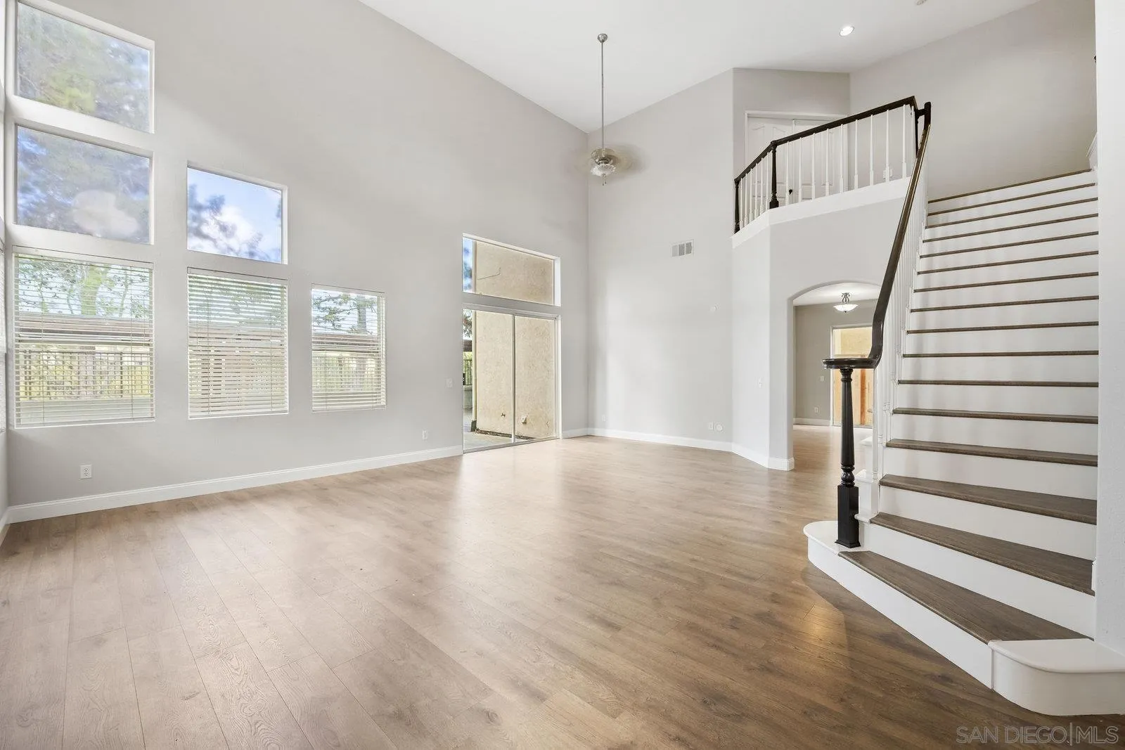 https://cdn.realtyfeed.com/cdn/127/250040913/be1f93f25517d3eff4de8e8dc813fc7d.webp