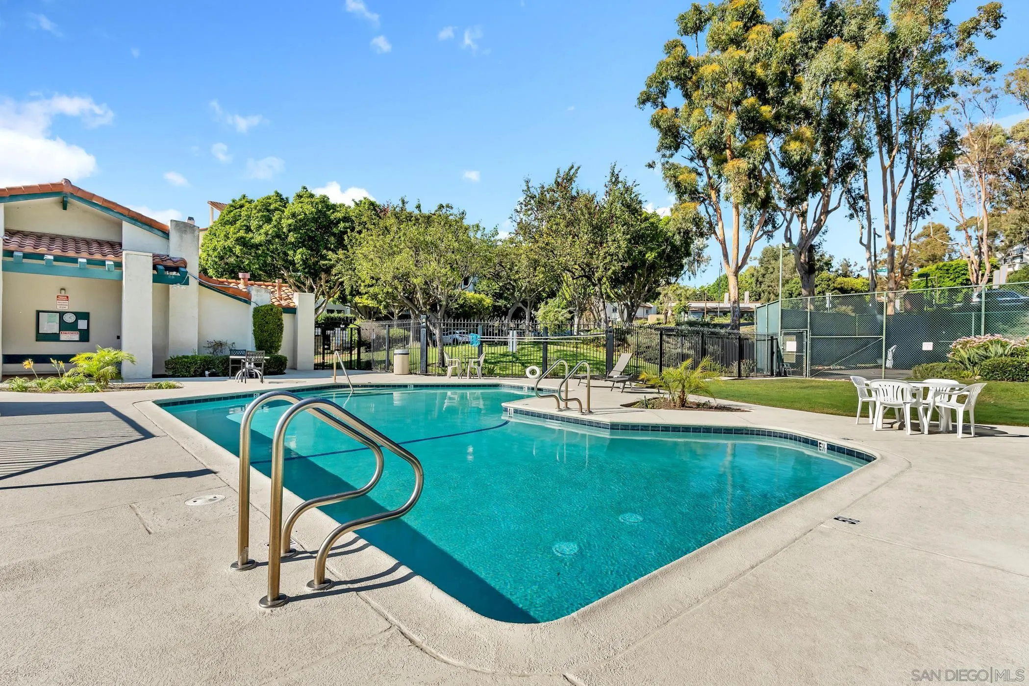 https://cdn.realtyfeed.com/cdn/127/250040920/c1700d14fefe70bf7166ccdbf56372c7.webp