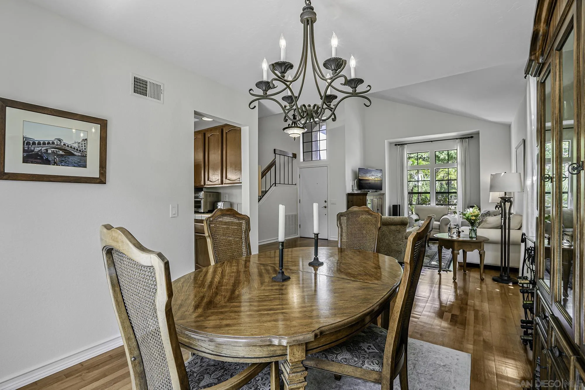 https://cdn.realtyfeed.com/cdn/127/250040929/519c26faa31adc44dd003f5876687d2e.webp
