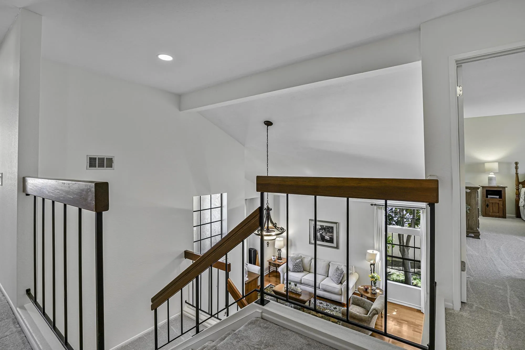 https://cdn.realtyfeed.com/cdn/127/250040929/fccc9170086260f1034f5d78f46ef895.webp