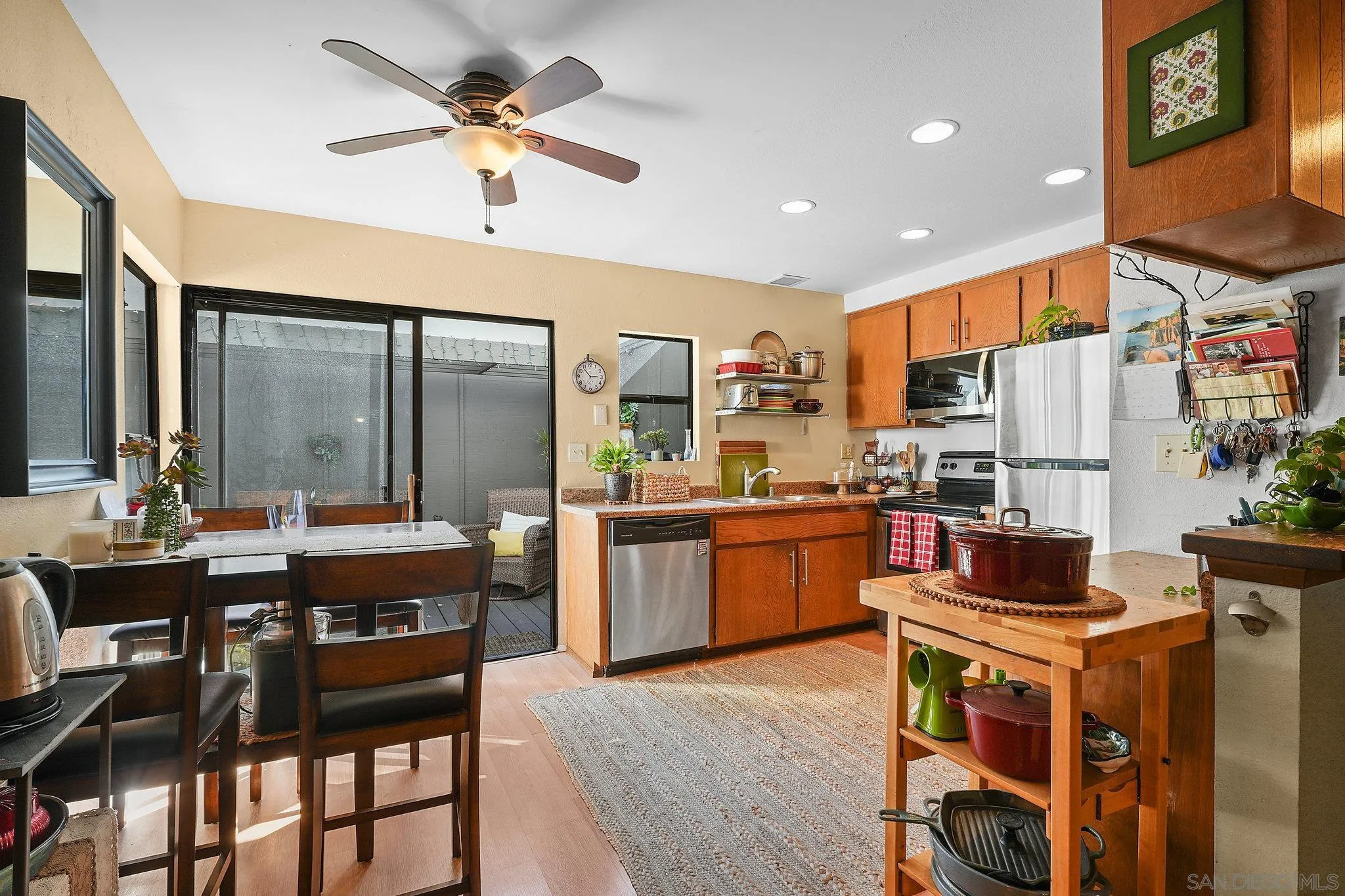 https://cdn.realtyfeed.com/cdn/127/250040930/197e33b6b65db328e0311fad95f4a962.webp