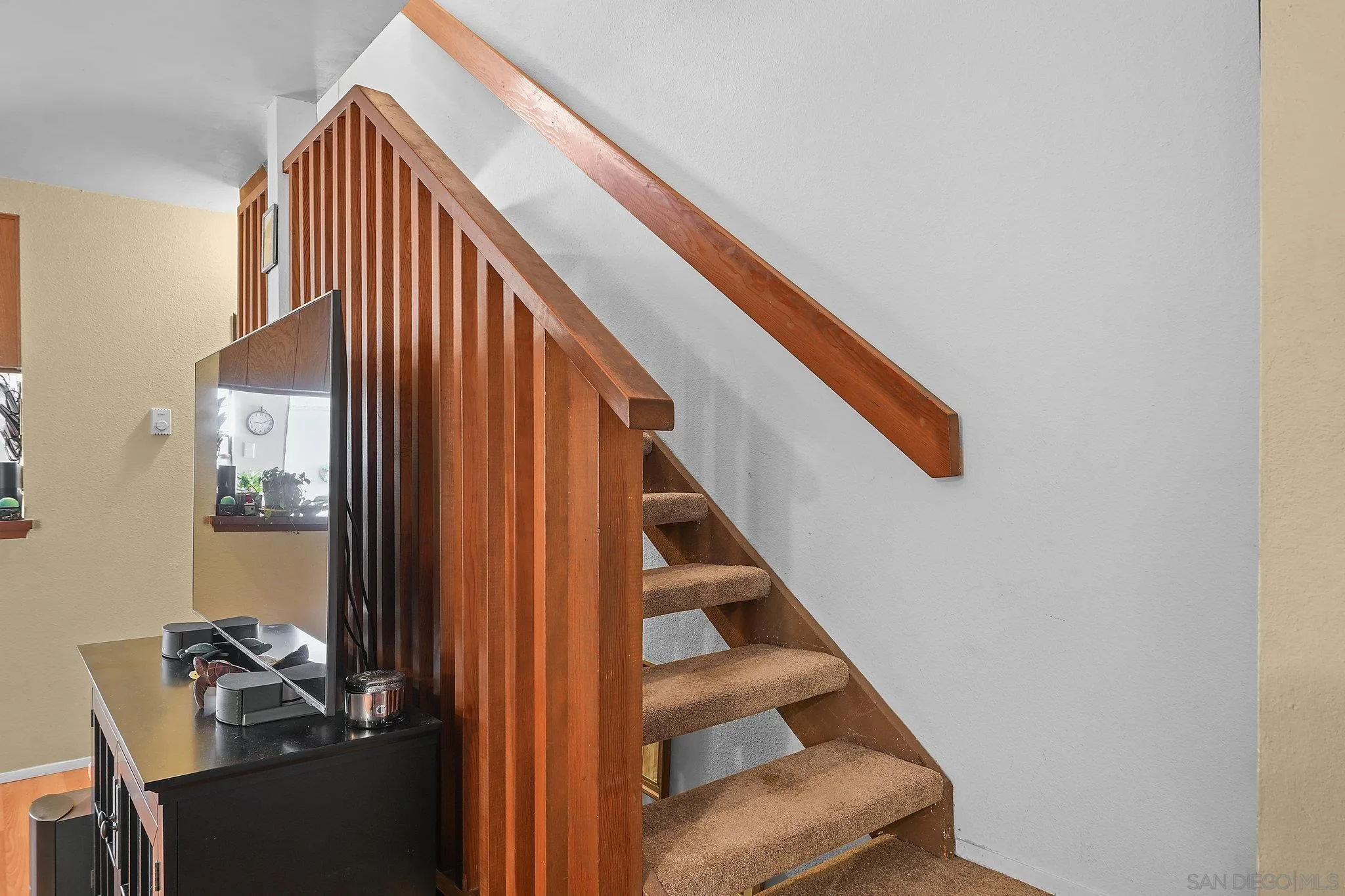 https://cdn.realtyfeed.com/cdn/127/250040930/63fb2e7b4fefb42015f624de01092053.webp
