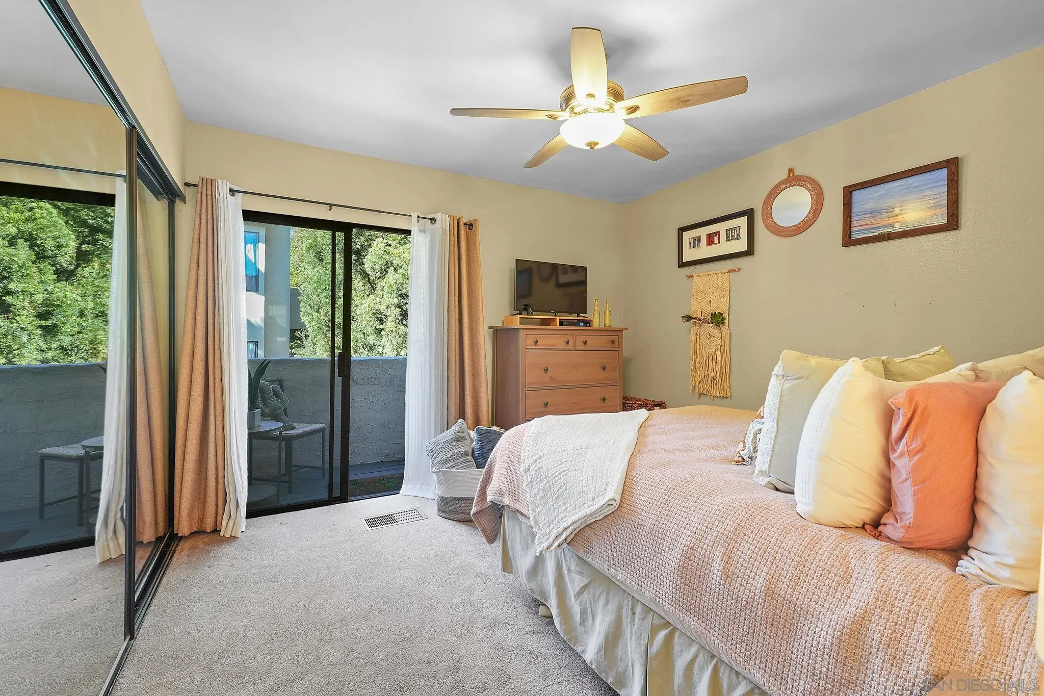 https://cdn.realtyfeed.com/cdn/127/250040930/6a238c9e36ada7f8ae897bb7df362e59.webp