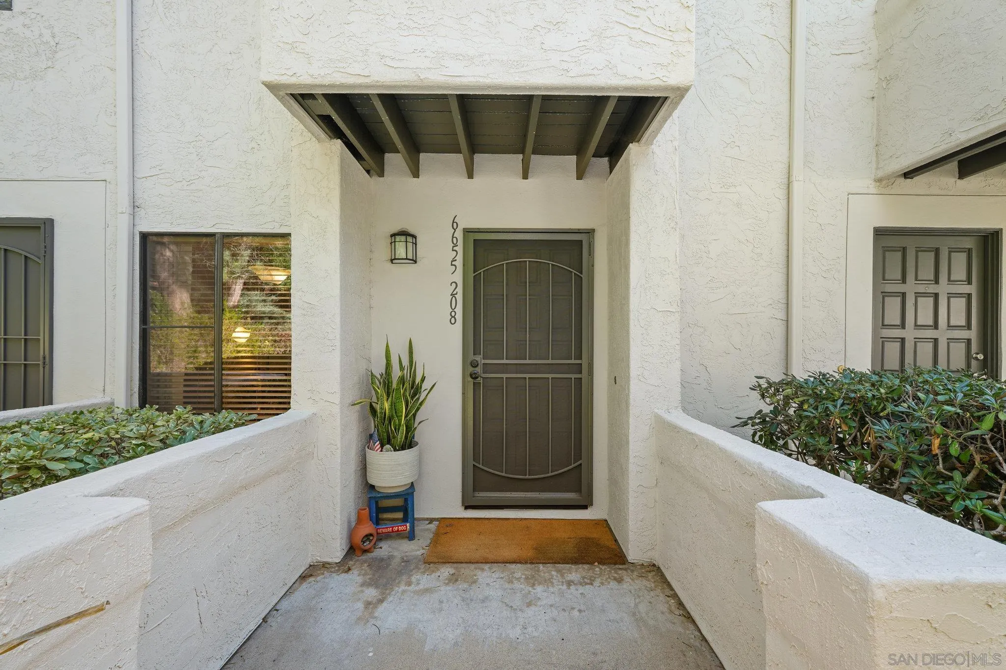 https://cdn.realtyfeed.com/cdn/127/250040930/f31c0d34523c54f38238eb468f07f81c.webp