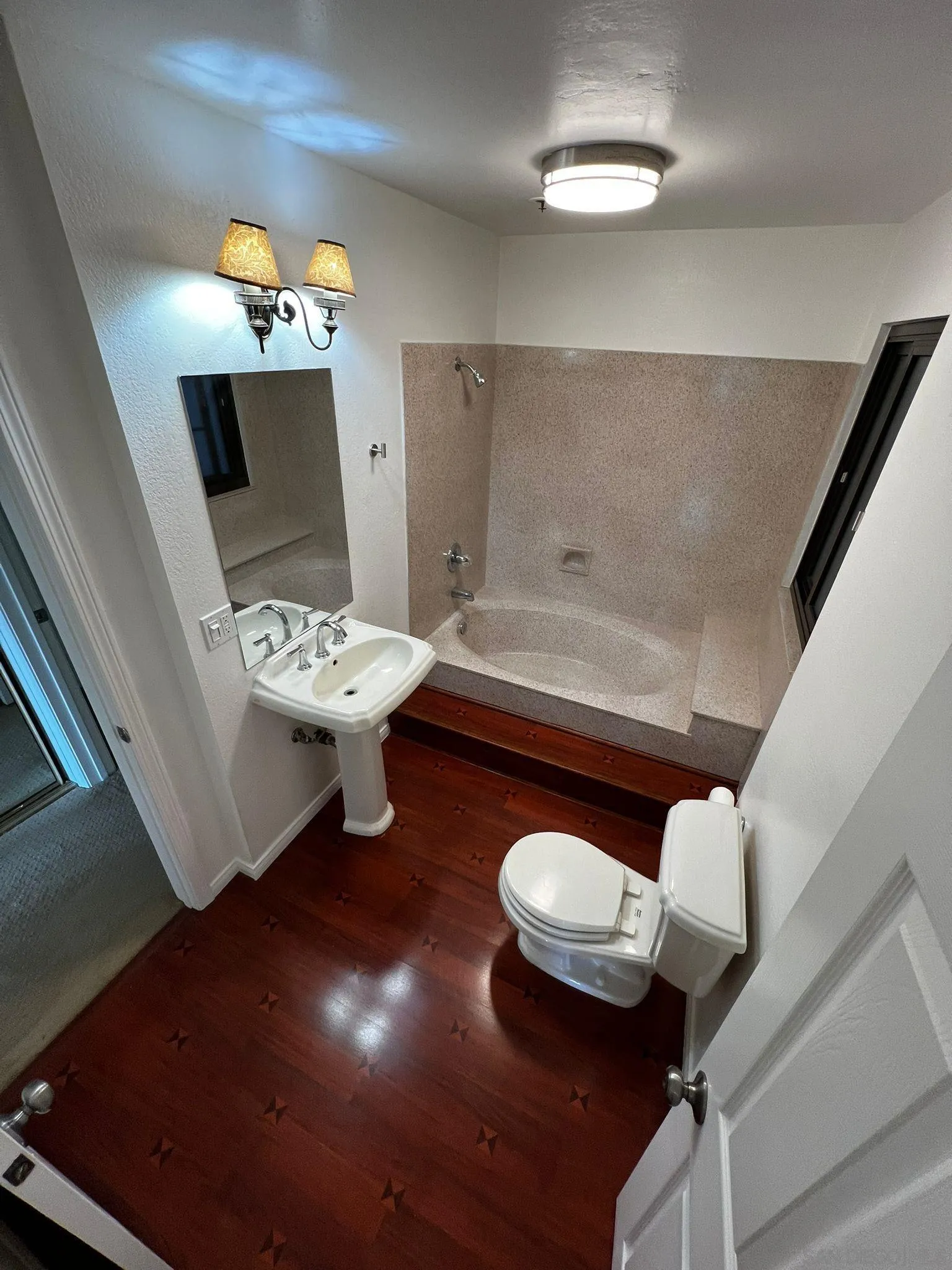 Photo #9: 250040931 Listing: Photo #9