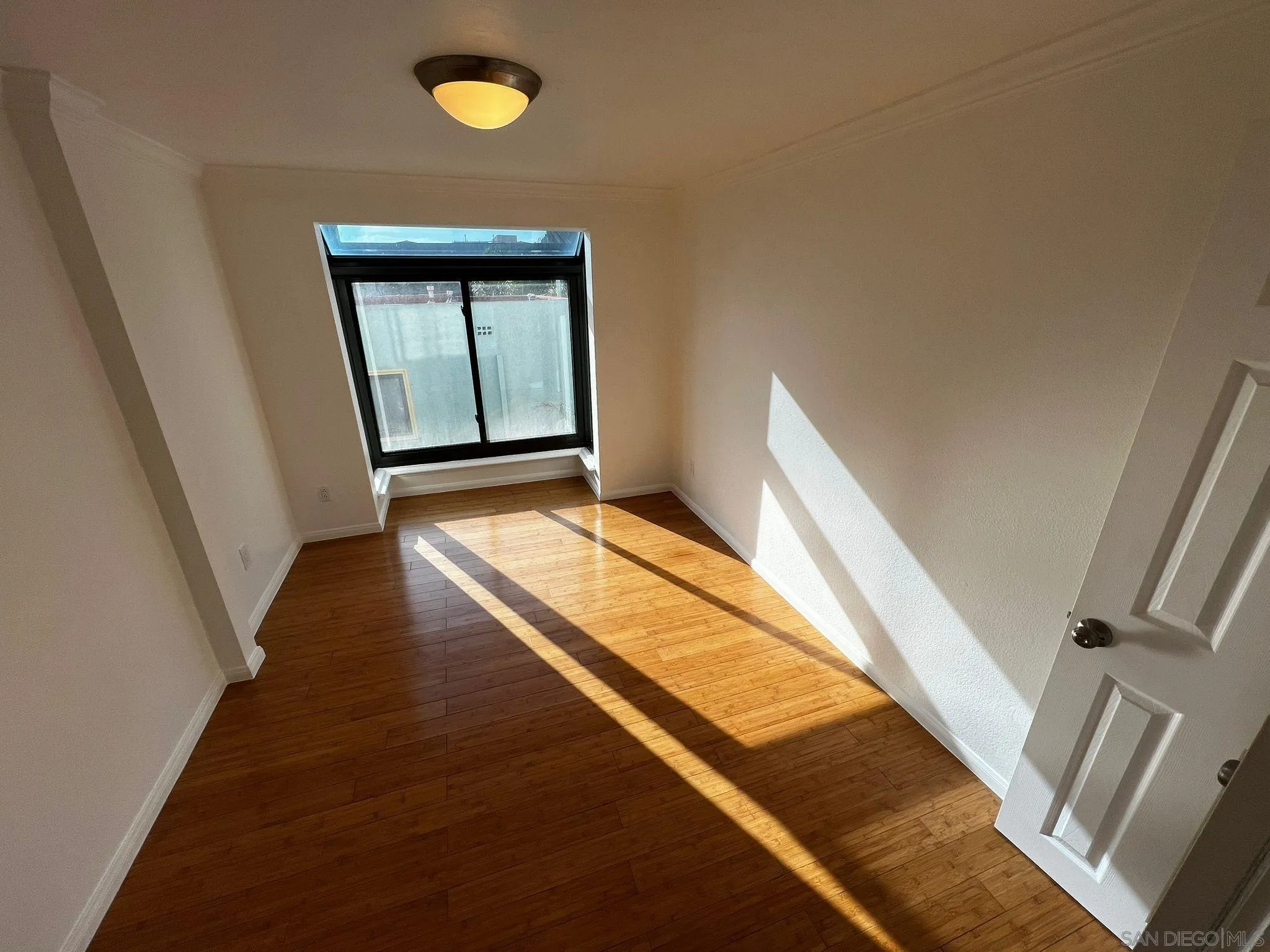 Photo #8: 250040931 Listing: Photo #8