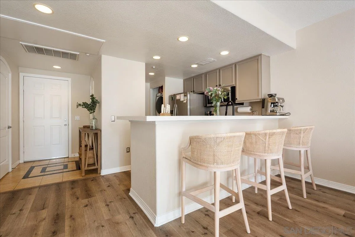 https://cdn.realtyfeed.com/cdn/127/250040933/dec63cedda2d05af1fa04fc063d41f6b.webp
