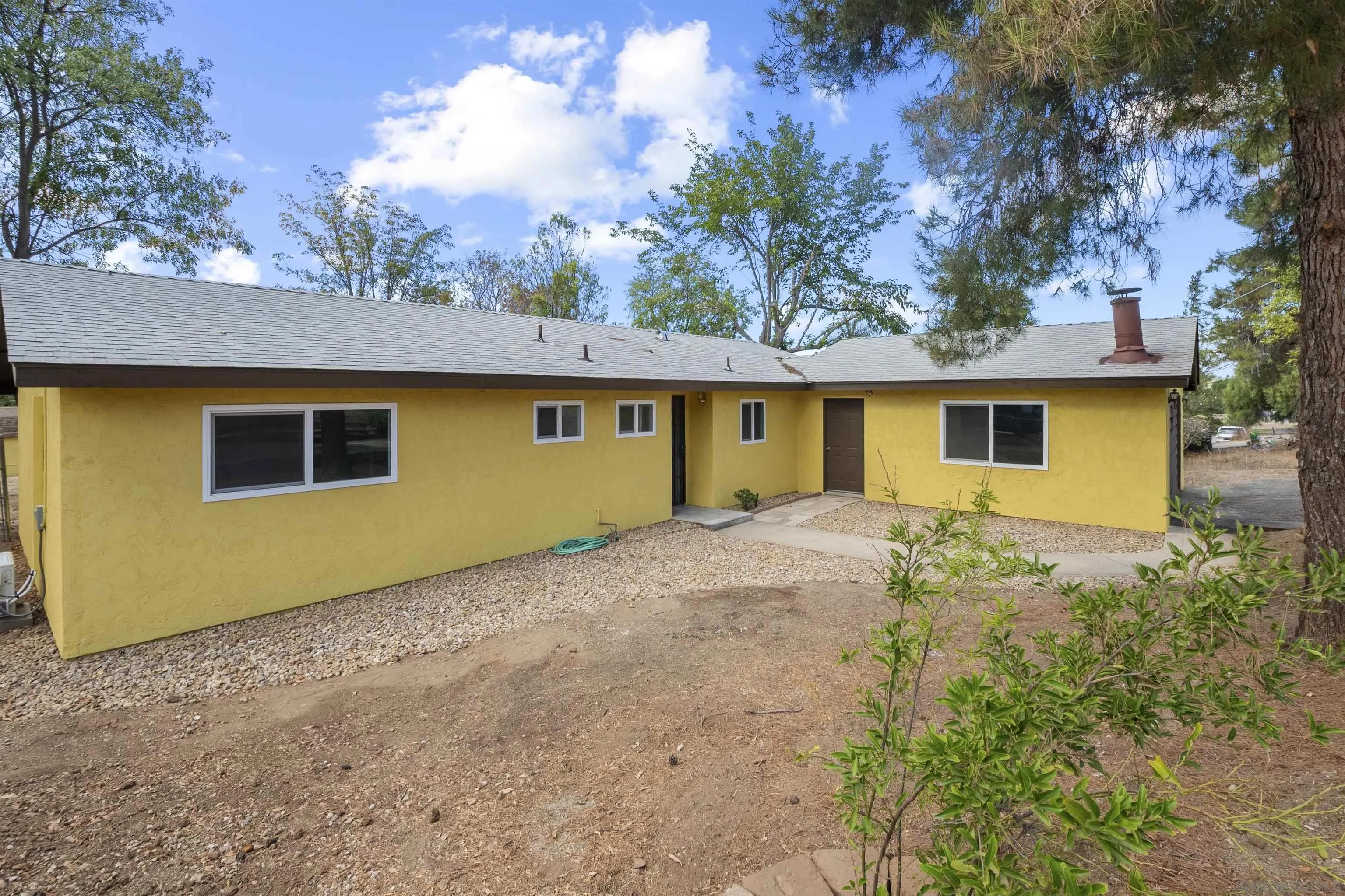 https://cdn.realtyfeed.com/cdn/127/250040937/0bf9d653e0f4a2344c91b7d885f2f57f.webp