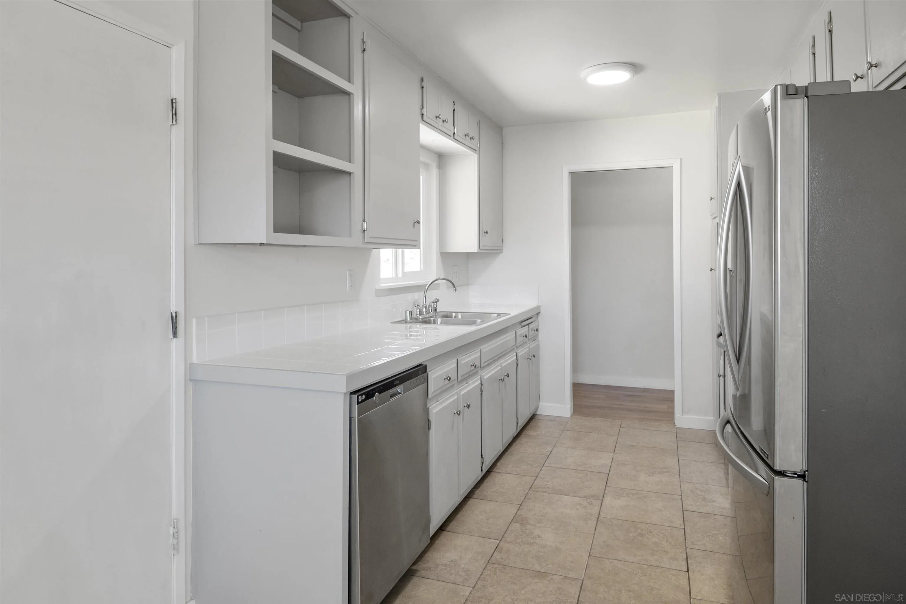 https://cdn.realtyfeed.com/cdn/127/250040937/f10b85211b69f7287fd9c824ce7d023c.webp