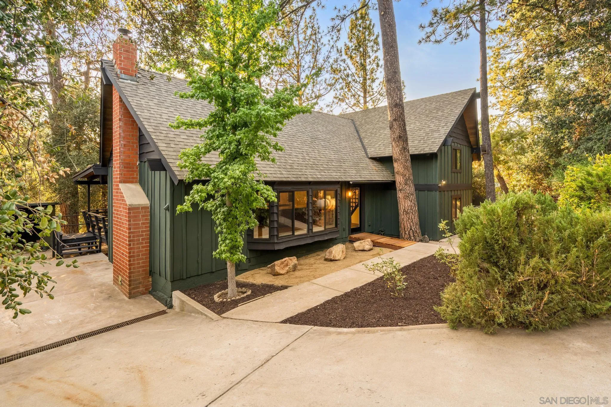 https://cdn.realtyfeed.com/cdn/127/250040940/9fc9967097e18a81b3169214ca5e6e9b.webp
