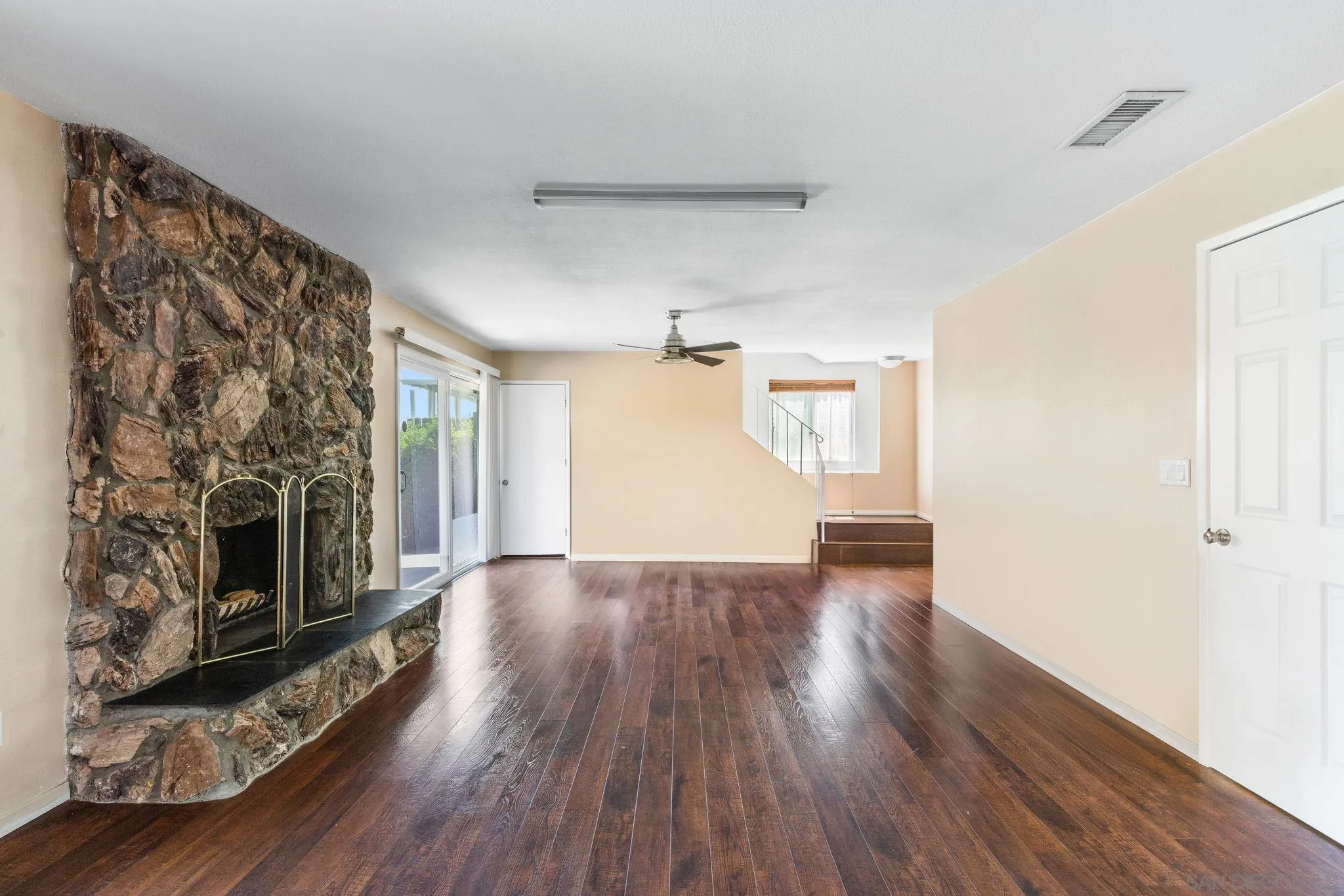 https://cdn.realtyfeed.com/cdn/127/250040941/330f3046b5c84ace4baffbed409335ba.webp