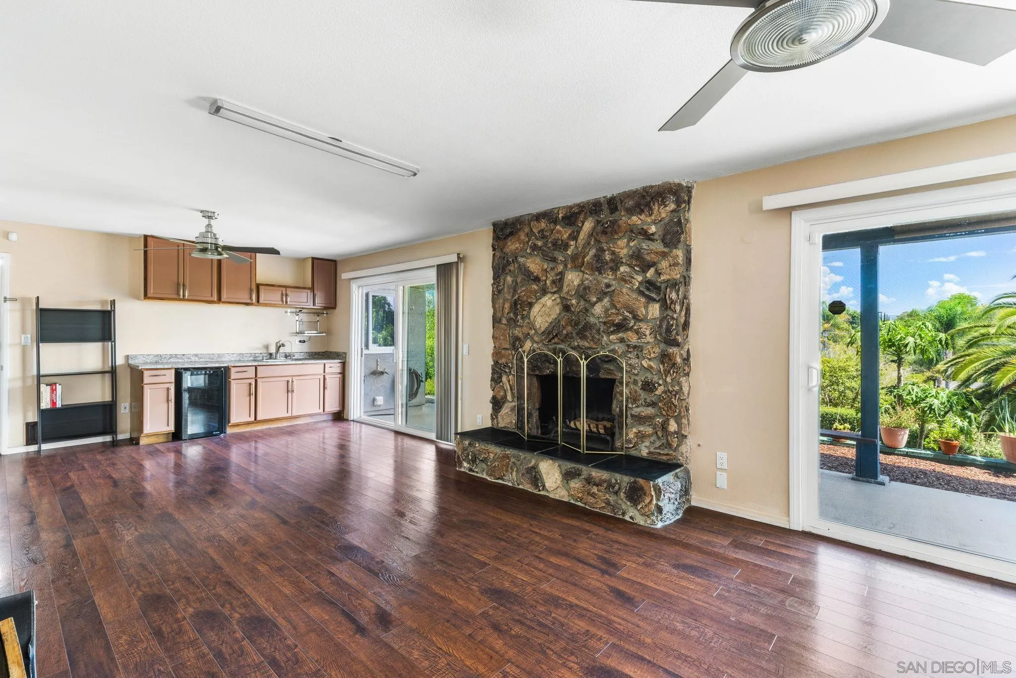 https://cdn.realtyfeed.com/cdn/127/250040941/9621f3c7ccc0bbae109401a97569fa85.webp
