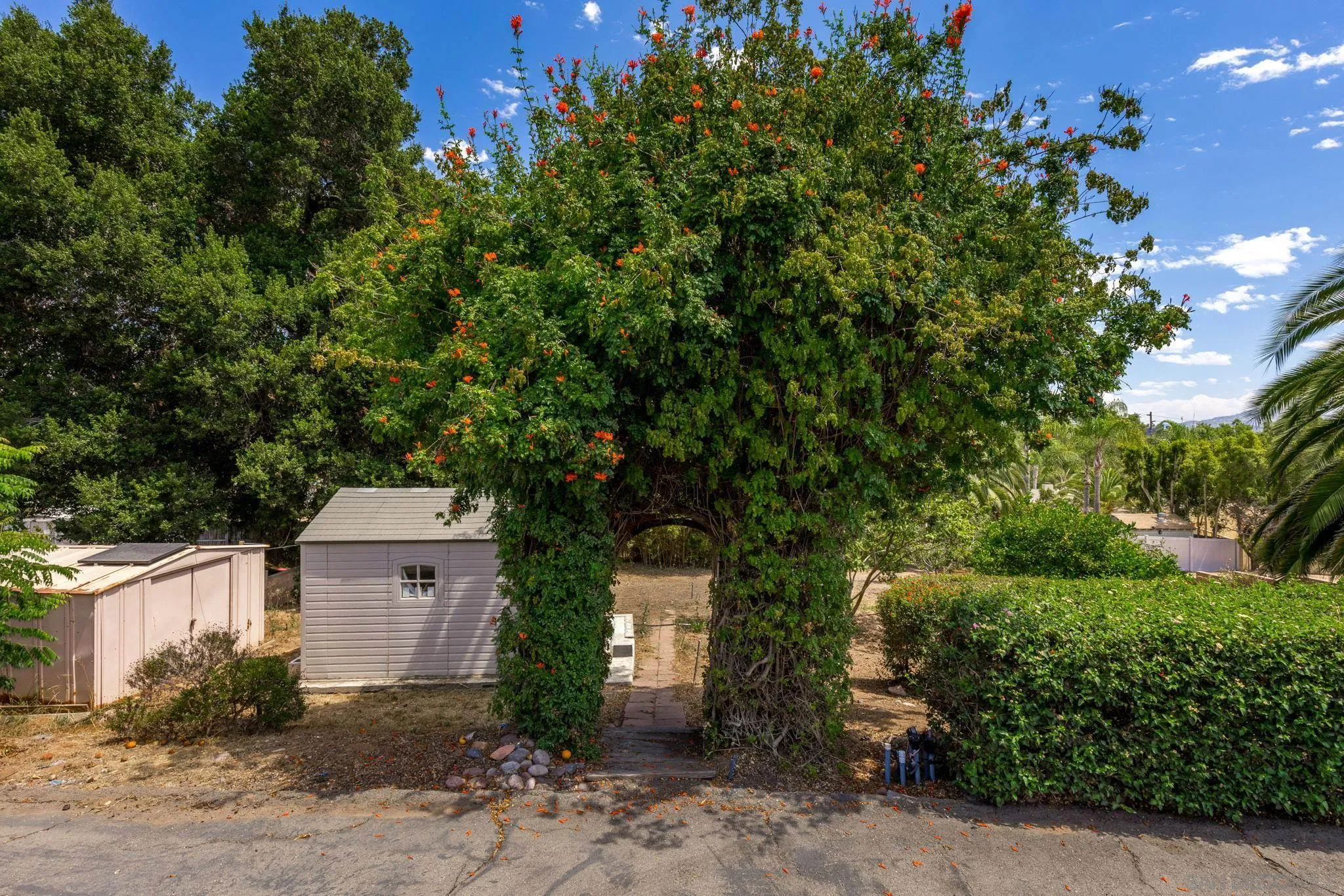 https://cdn.realtyfeed.com/cdn/127/250040941/bb474e8502dd87f0c0dd4a4b8b1c6b8c.webp