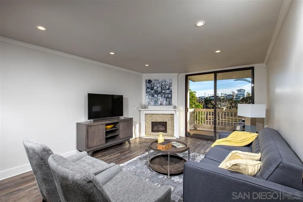 https://cdn.realtyfeed.com/cdn/127/250040943/4f190e81d7a60b4f120d7e6a0618a2f1.webp