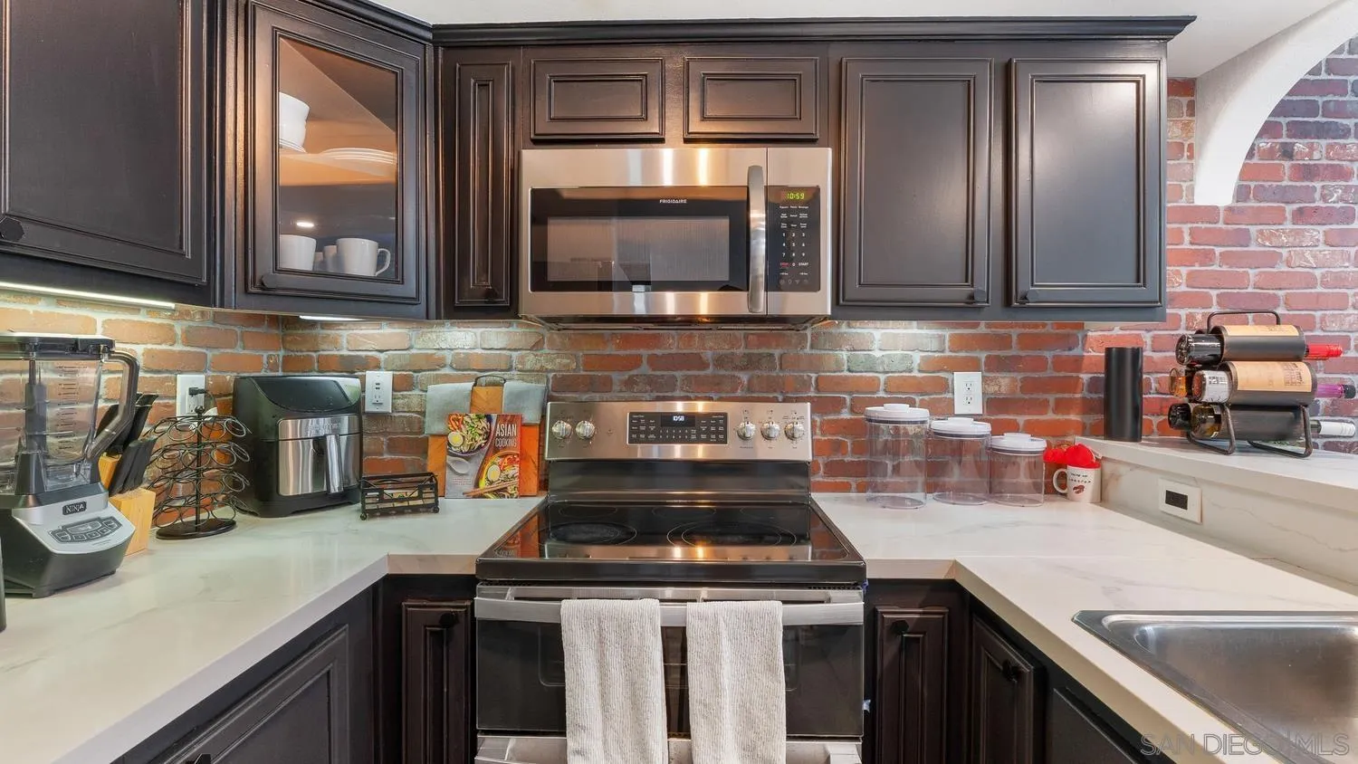 https://cdn.realtyfeed.com/cdn/127/250040944/96c5306b9f2e978abcd77c52bcd5cef1.webp