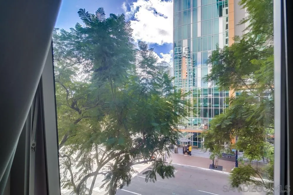 https://cdn.realtyfeed.com/cdn/127/250040945/0bc8a8b9139eec046c02e56754af7ca8.webp
