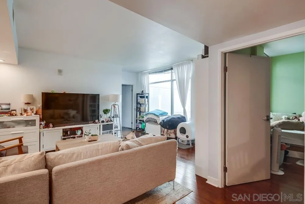 https://cdn.realtyfeed.com/cdn/127/250040945/5896b64753f8aed362db4853da24dba1.webp
