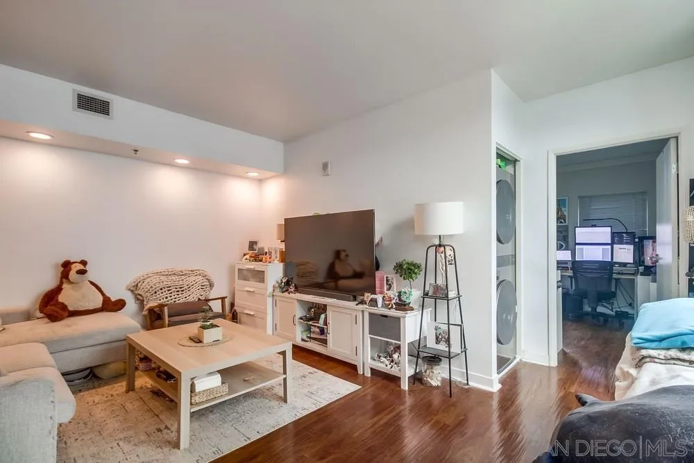 https://cdn.realtyfeed.com/cdn/127/250040945/a8288d0199807e77d2861ba6558d936c.webp