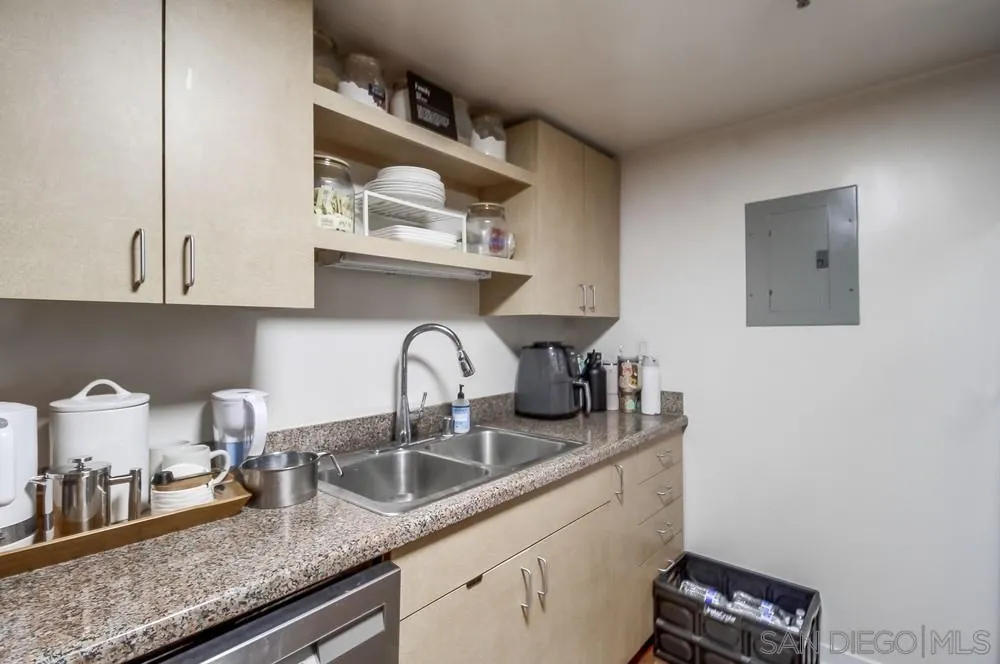 https://cdn.realtyfeed.com/cdn/127/250040945/d4856412fae9db24e5b166ea2cd35554.webp