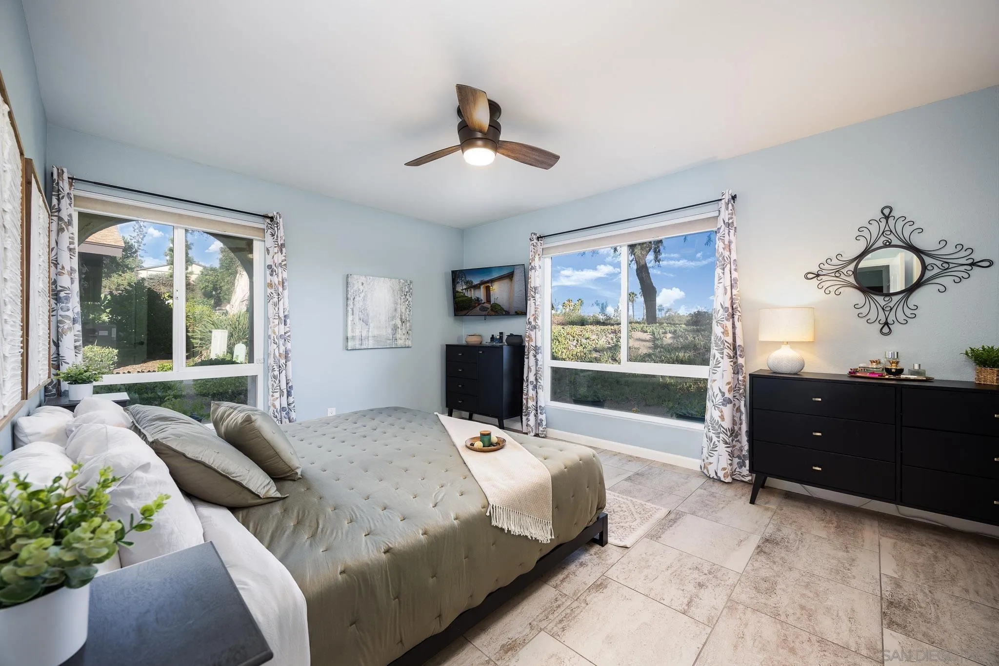 https://cdn.realtyfeed.com/cdn/127/250040948/35a88566b01708abad73f030099f11c7.webp