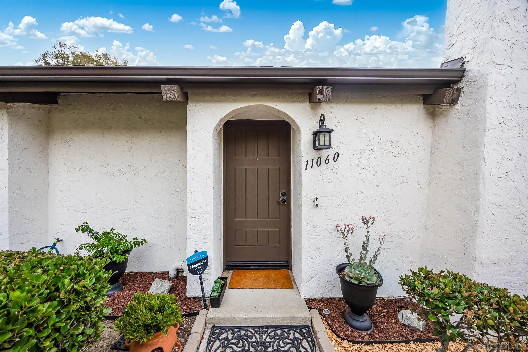 https://cdn.realtyfeed.com/cdn/127/250040948/4be9776bba9854b22d88489ea61e7b8a.webp