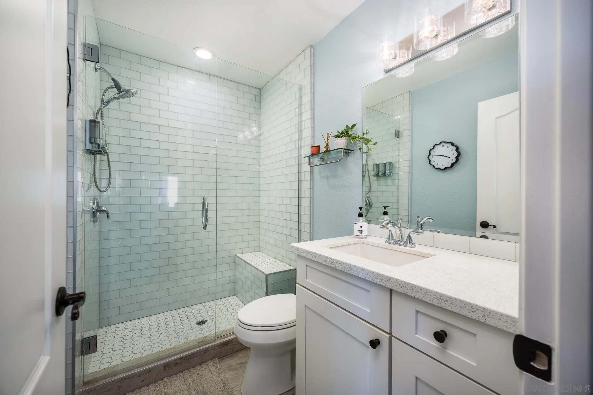 https://cdn.realtyfeed.com/cdn/127/250040948/725e530d292ec98c966bae9567b96ad3.webp