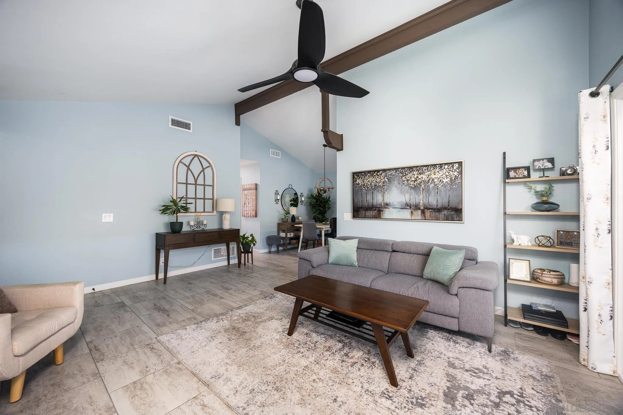 https://cdn.realtyfeed.com/cdn/127/250040948/cc4dd02c38193600700fad746debade1.webp
