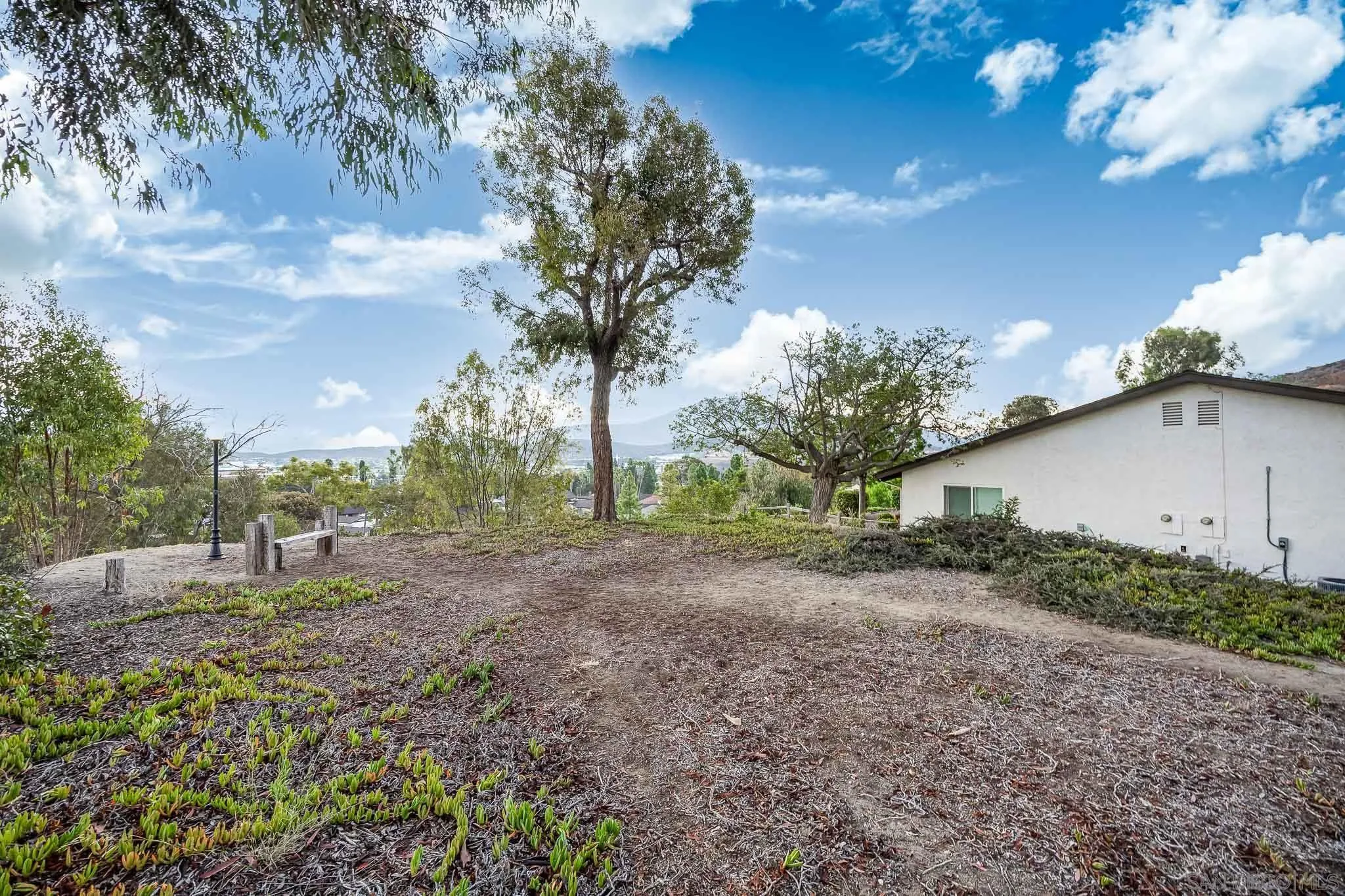 https://cdn.realtyfeed.com/cdn/127/250040948/f56dac700f1b3078fadb4cda72f69b96.webp